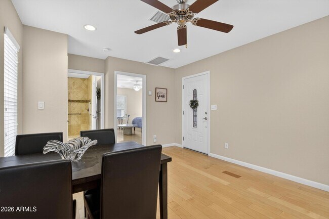 Building Photo - 1128 E Rowlands Ln