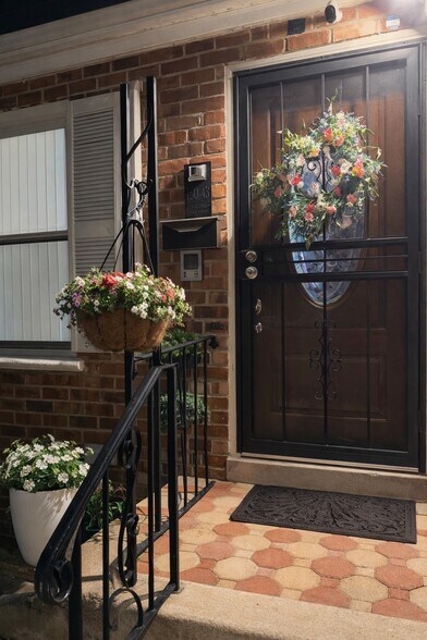 Building Photo - 15043 113th Ave