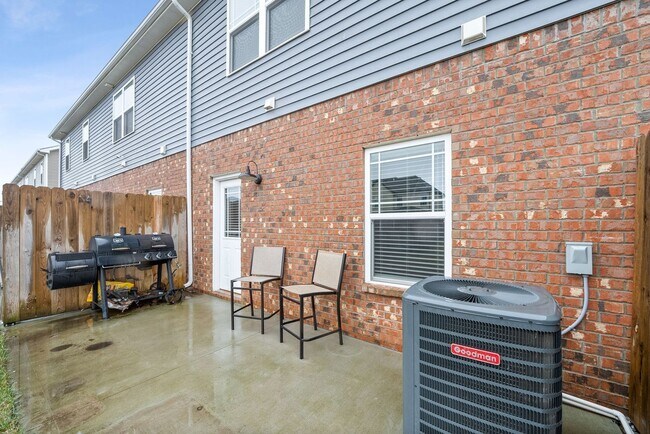 Building Photo - 318 Fallow Cir