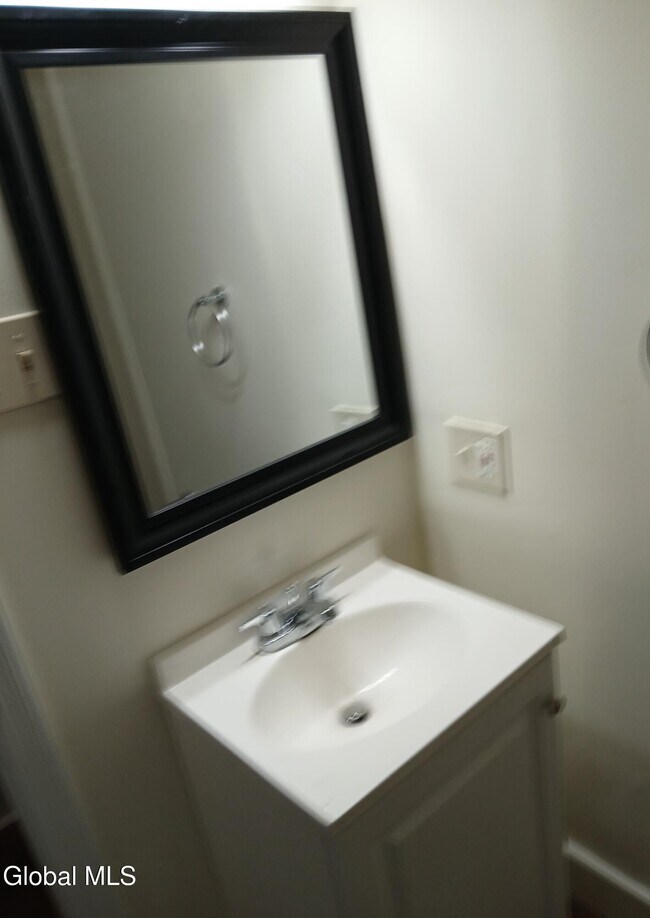 Building Photo - 57 Malta Ave