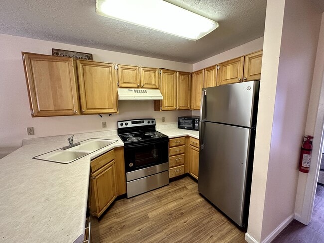 Building Photo - 3615 N Wolf Creek Dr