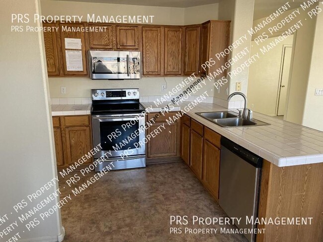 Building Photo - 324 W Colt Rd