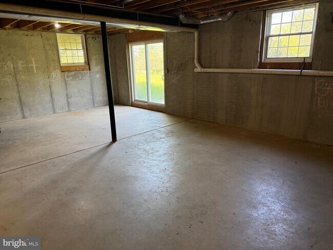 Building Photo - 39 N Friendship Ct