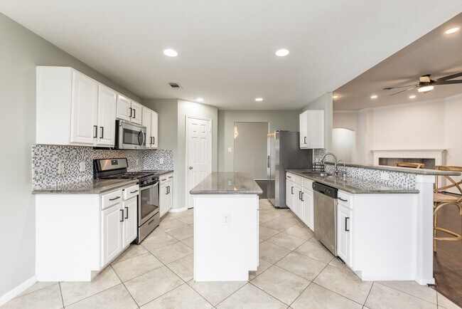 Building Photo - 21403 Hadrian Dr