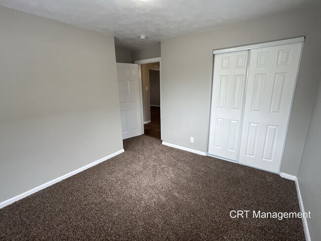 Building Photo - Freshly Updated 3-Bedroom, 1-Bathroom **Sp...
