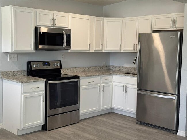 Building Photo - 5605 Cortez Dr