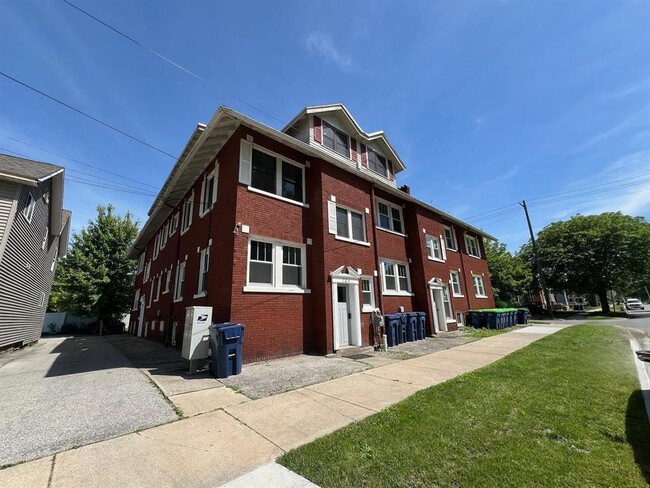 Primary Photo - 704 N Grant St