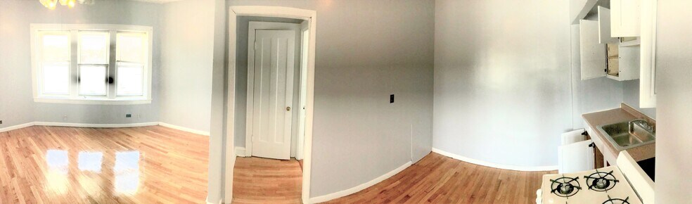 Building Photo - 4355 S Sawyer Ave