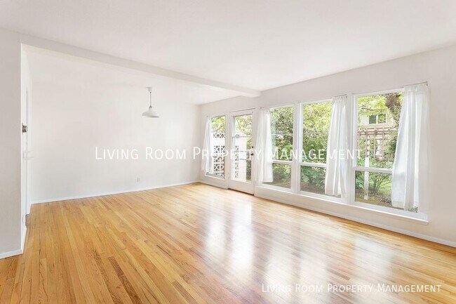 Building Photo - Charming 2 Bedroom Condo in Binford Condom...