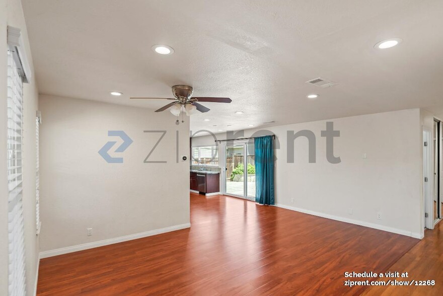 Building Photo - 3418 Sagewood Ln
