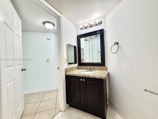 Building Photo - 4171 San Marino Blvd