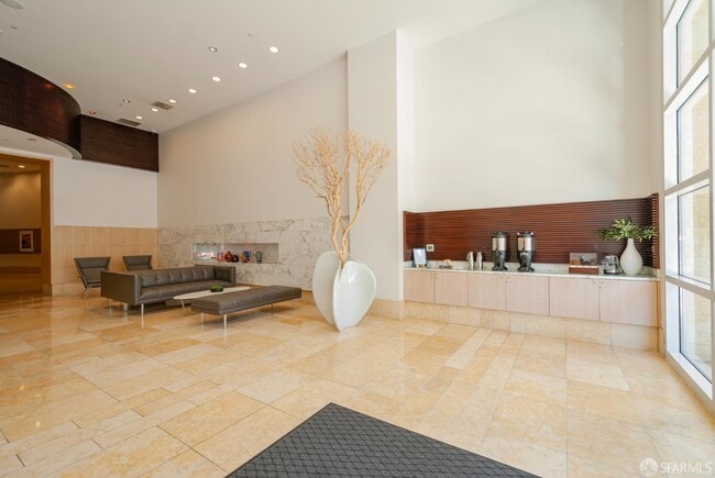 Building Photo - 1160 Mission St