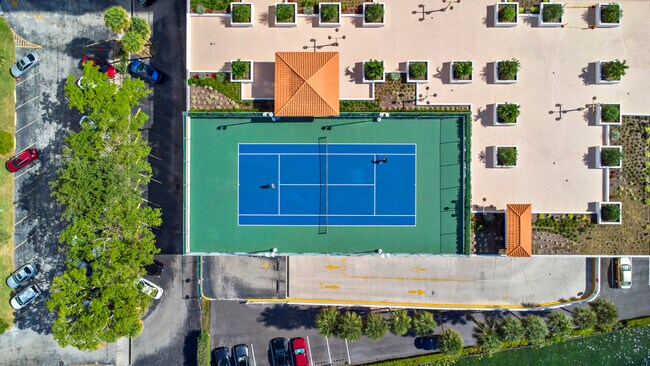 Building Photo - 290 174th St St