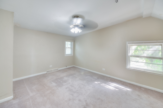 Building Photo - 25420 Golfview Ave