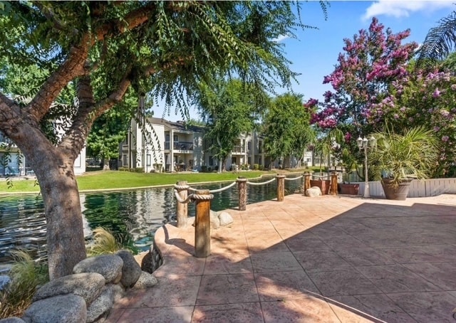 Building Photo - 8000 Kroll Way