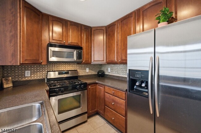 Building Photo - 408 Donato Cir