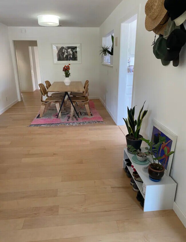 Dining room off of living room - 255 N Arnaz St