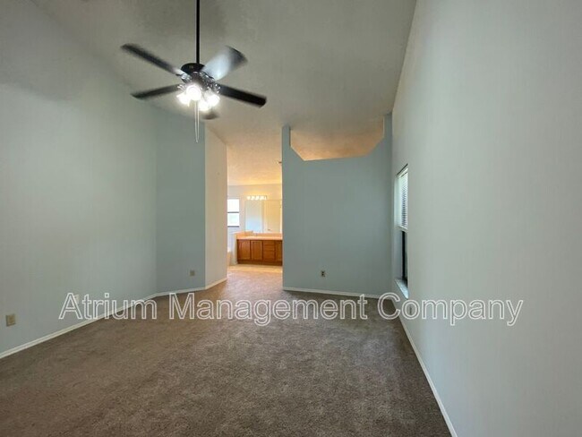 Building Photo - 277 Lakebreeze Cir