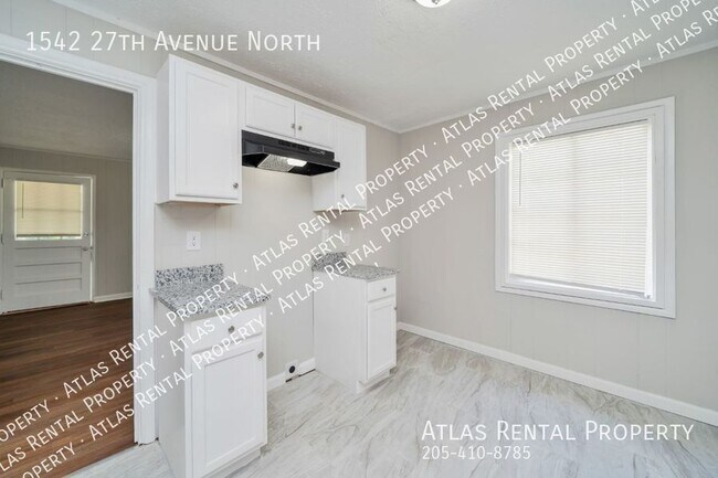 Building Photo - 1542 27th Ave N