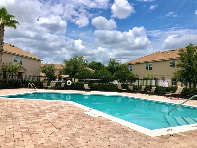 Building Photo - Nice 3/2.5 Two Story Condo in East Orlando!