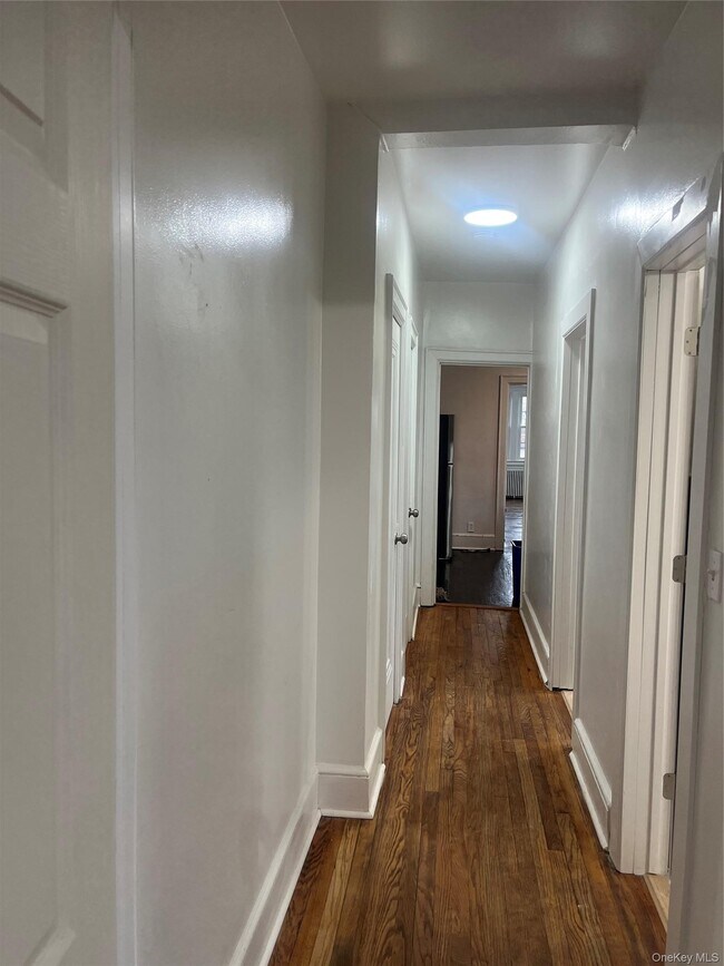 Building Photo - 23 Alida St