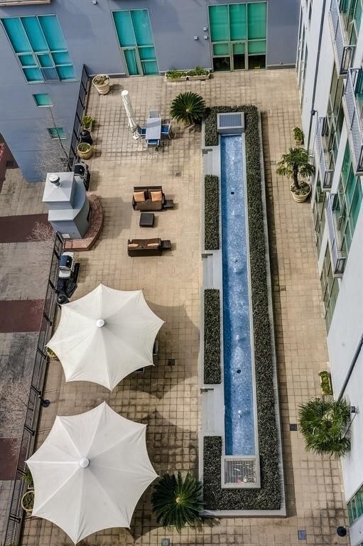 Building Photo - 2000 Bagby St