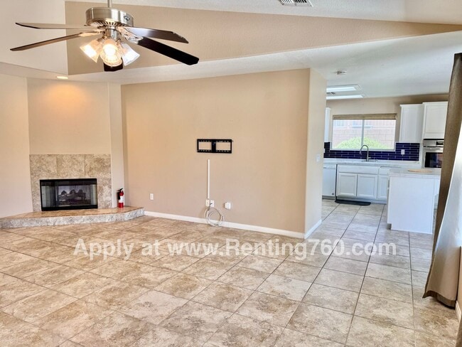 Building Photo - Spacious 4 Bedroom Home in Copper hills Ne...