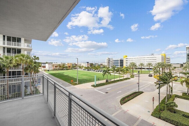 Building Photo - 120 N Compass Way