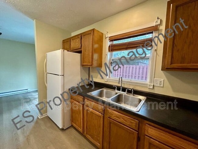 Building Photo - 718 Southfield Ct