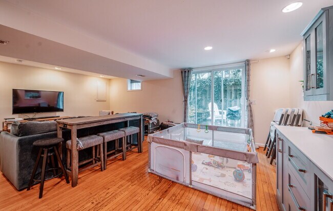 Building Photo - Charming Cape Cod Retreat in Prime Falls C...