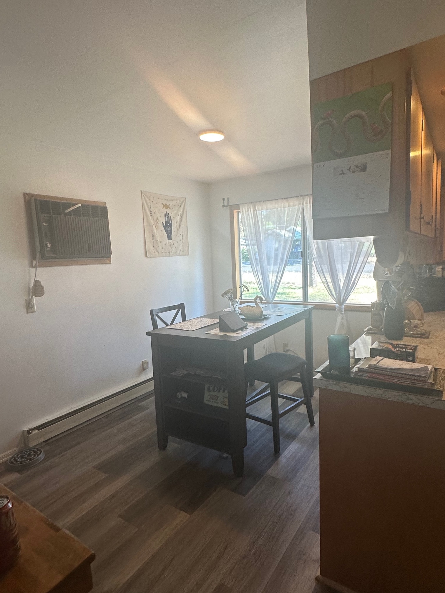 Building Photo - 106 E Washington St