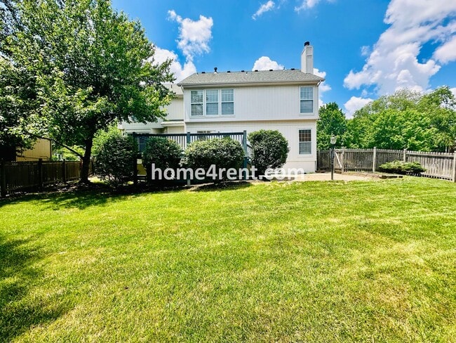 Building Photo - Beautiful, Spacious Home w/ Open Floor Pla...