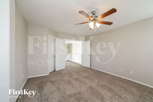 Building Photo - 4715 Rockpine Dr