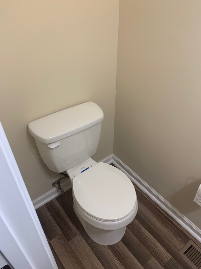 Building Photo - 145 Sally Hill Cir