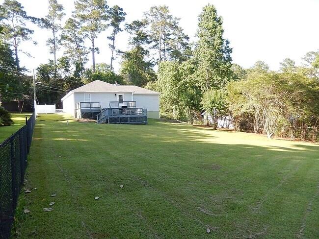 Building Photo - 494 Concord Rd