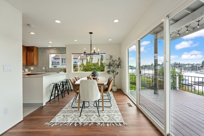 Building Photo - 540 N Hayden Bay Dr