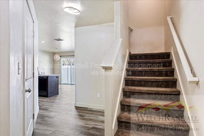 Building Photo - 1140 Seraphim Ct