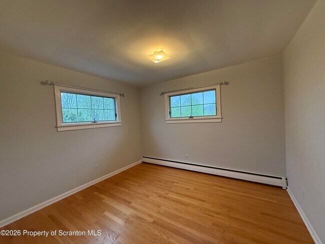 Building Photo - 117 Beverly Dr