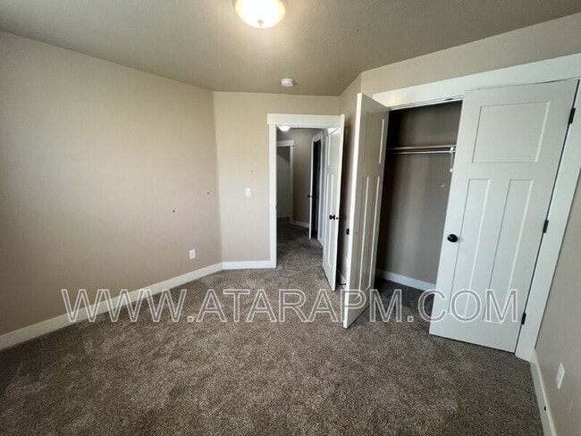 Building Photo - 1529 Lake View Terrace Rd