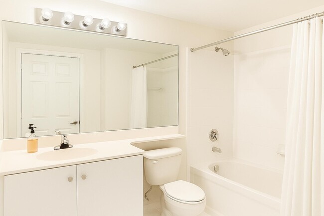 Building Photo - 3416 Tuscany Way