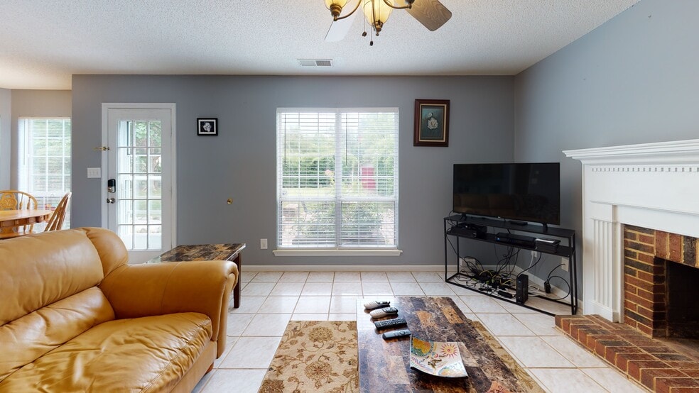 Building Photo - 13500 Walkers Creek Dr