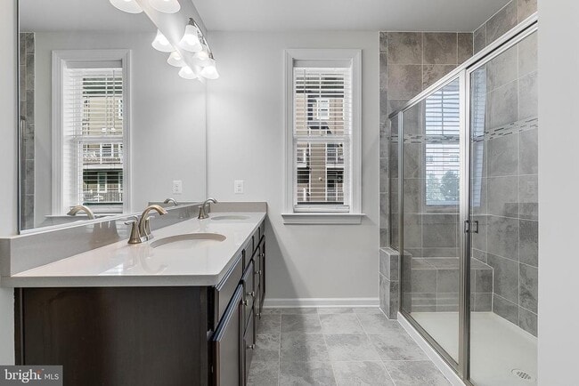 Building Photo - 45114 Kincora Dr