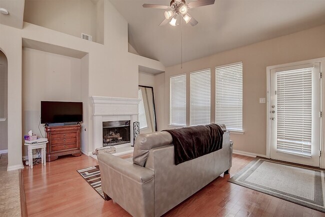 Building Photo - 2832 Gooseberry Dr