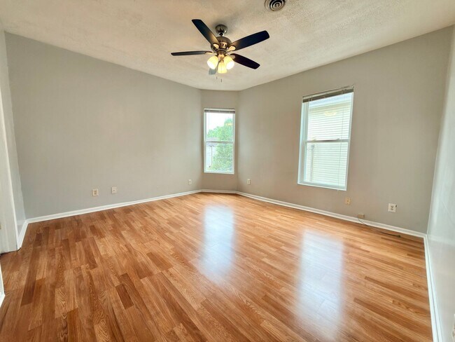 Building Photo - 3254 Berwyn Pl