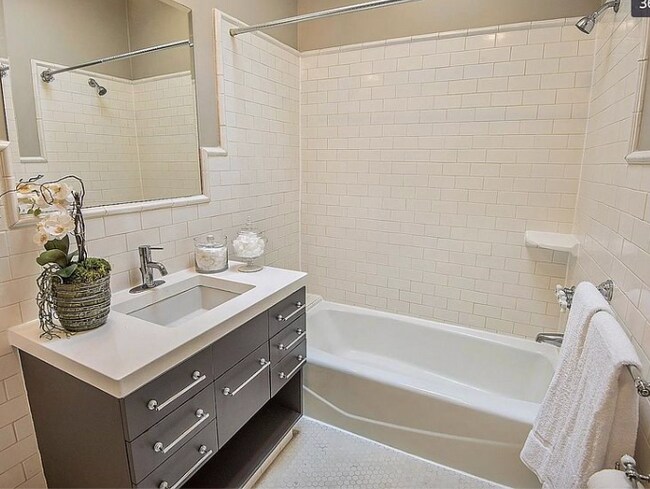 second bedroom bath - 141 S Orange Dr