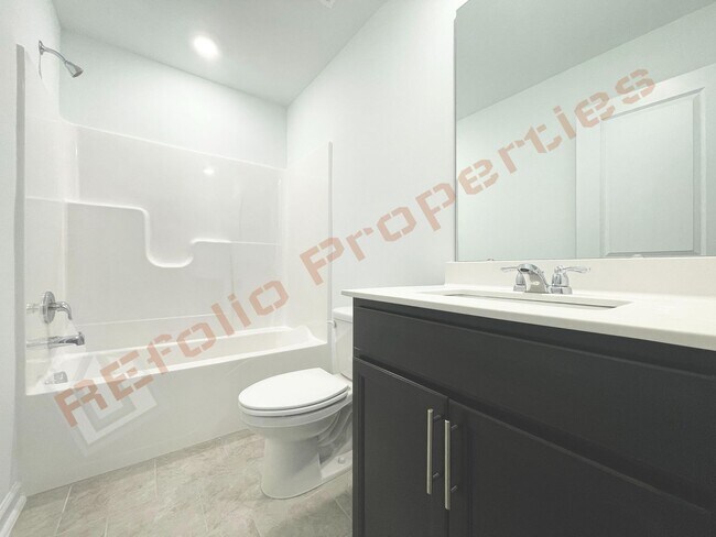 Building Photo - Brand New 3 Story 4 bedroom, 3.5 bathroom ...
