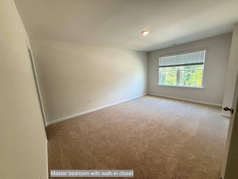 Building Photo - 313 Cherry Laurel Dr