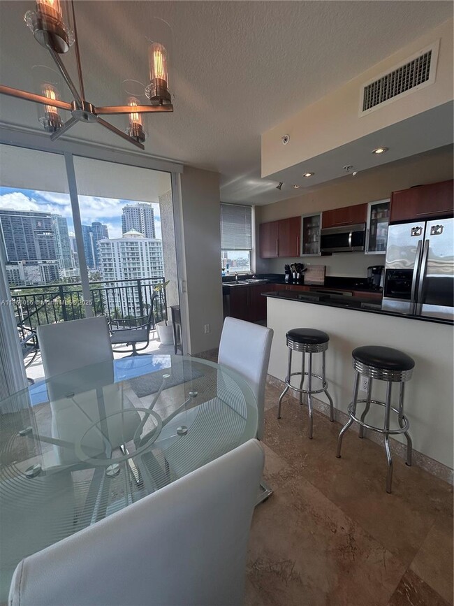 Building Photo - 610 W Las Olas Blvd