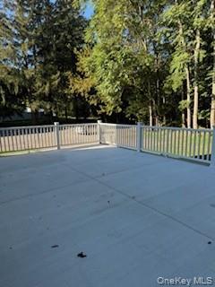 Building Photo - 7 Tamarack Hill Dr