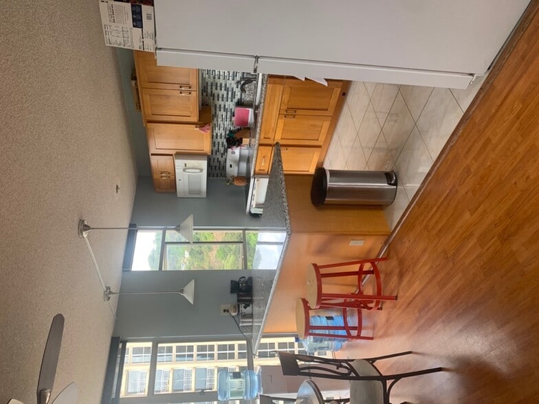 Building Photo - 2033 Nuuanu Ave